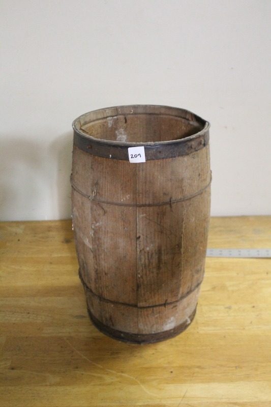 lot 207 image: Vintage Nail Keg