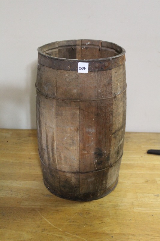 lot 208 image: Vintage Nail Keg