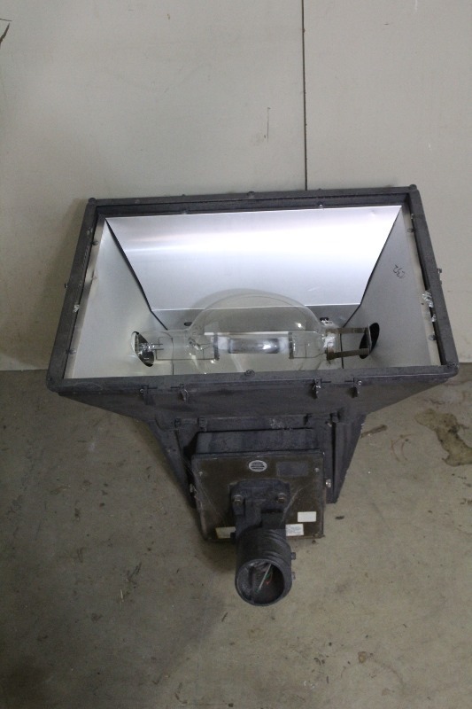 lot 232 image: Commercial Parking Lot Light  Yard Light