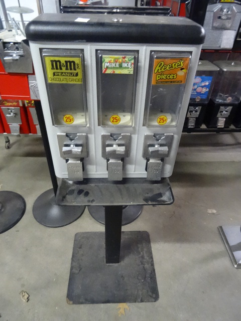 Triple play vending machine