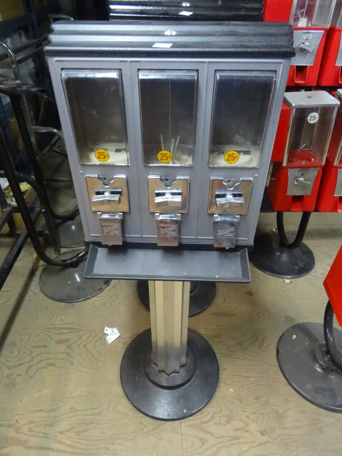 Triple play vending machine
