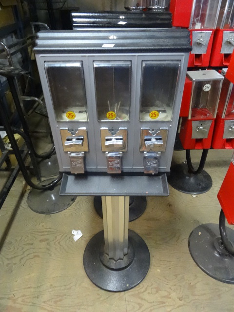 Triple play vending machine