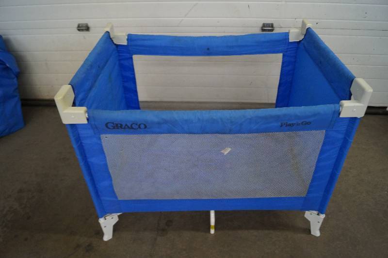 lot 16 image: Folding Playpen