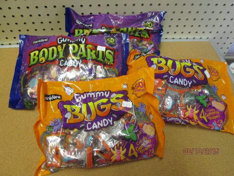 lot of 4, 50 piece gummy bugs and g...