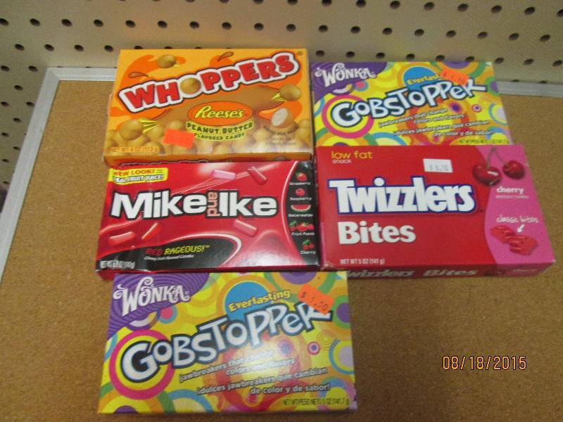 mixed lot of treats mike & ikes, g...