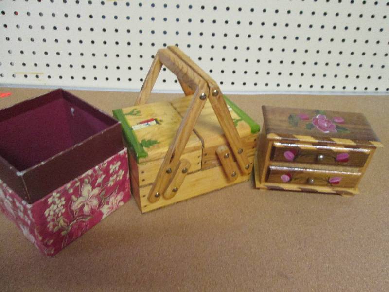 mixed lot of mini gift box, wooden ...