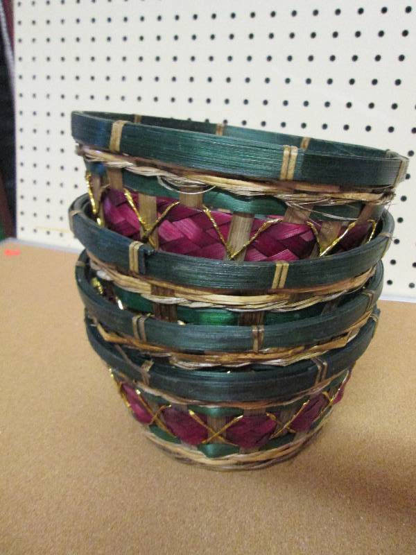 mixed lot of wooven baskets ...