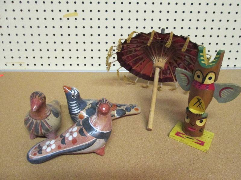 mixed lot of decorative household d...