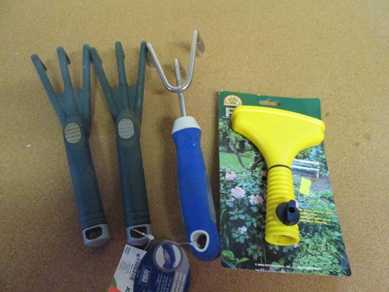 lot of garden handheld garden tools...