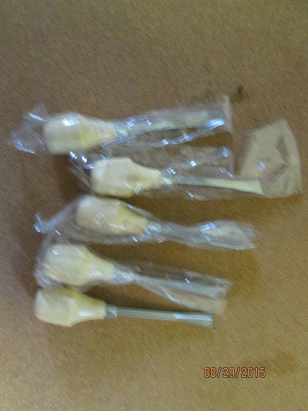 lot of 5 wood carving unticils ...