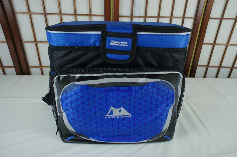 lot 18 image: Arctic Zone 9-Can Zipperless Cooler