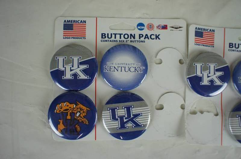 lot 89 image: Kentucky Wildcats Button Packs