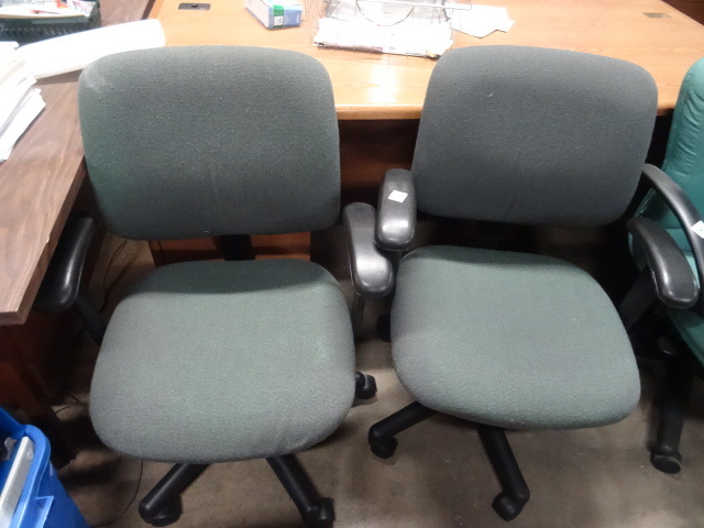 2 Matching Office Chairs On Wheels