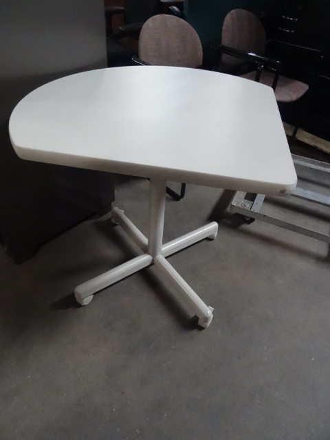 Tear Drop Table on Wheels 32 X 29