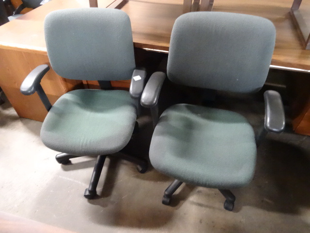 2 Matching Office Chairs On Wheels