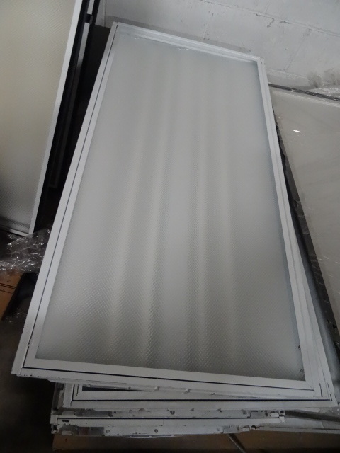 2 X 4 in Ceiling Fluorescent Light