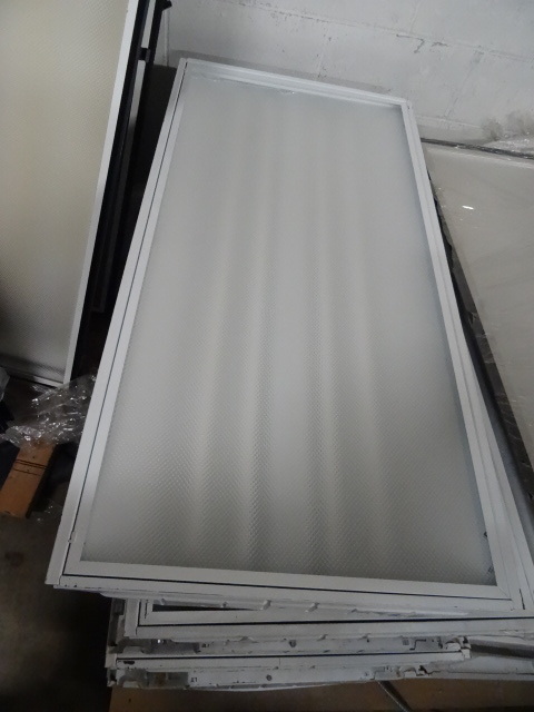 2 X 4 in Ceiling Fluorescent Light