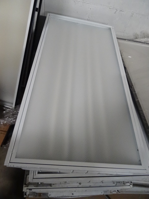 2 X 4 in Ceiling Fluorescent Light