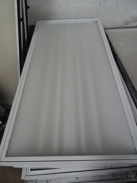 2 X 4 in Ceiling Fluorescent Light