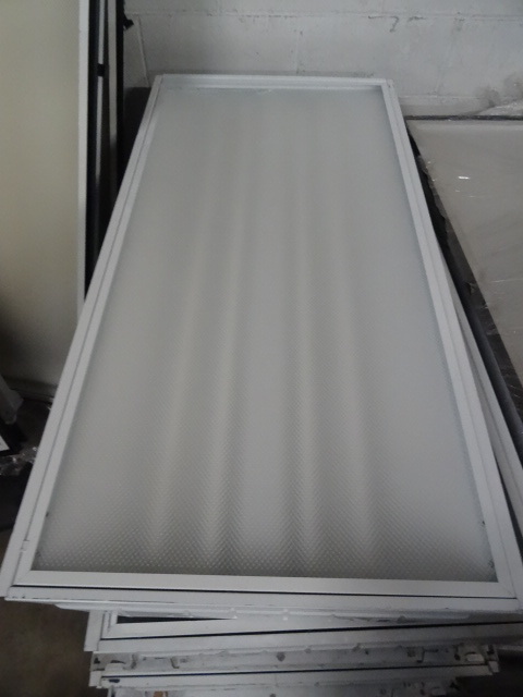 2 X 4 in Ceiling Fluorescent Light