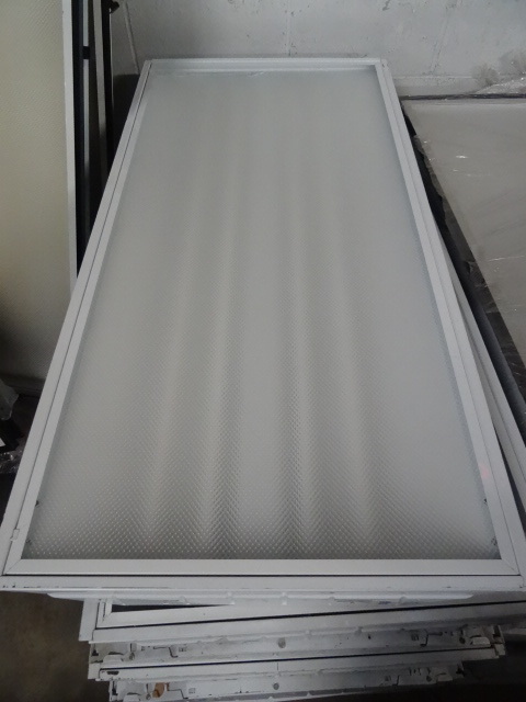 2 X 4 in Ceiling Fluorescent Light