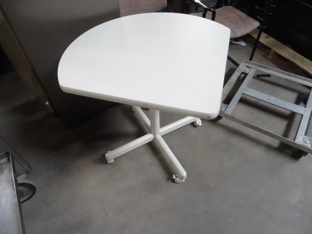 Tear Drop Table on Wheels 32 X 29