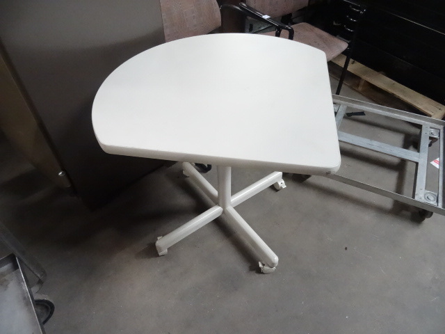 Tear Drop Table on Wheels 32 X 29