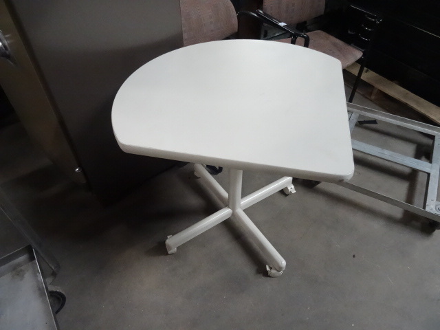 Tear Drop Table on Wheels 32 X 29
