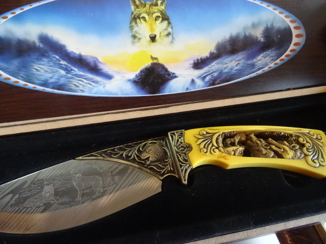 Wolf Knife