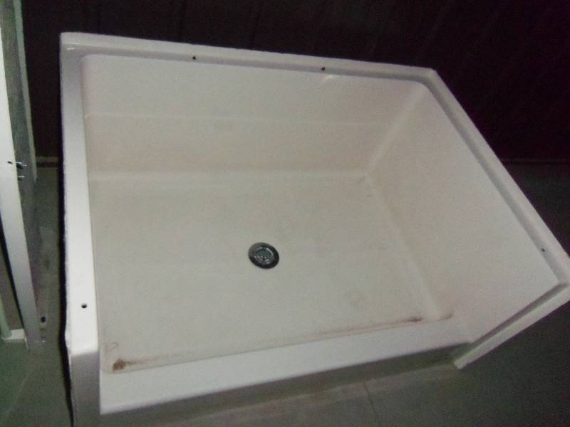 3-Piece Handicapped Accessible Shower With Surround