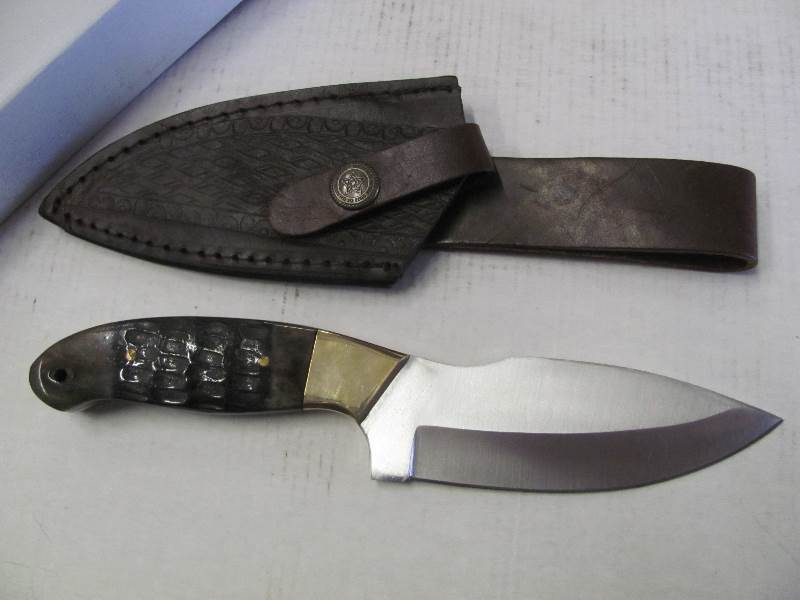 NEW Hunting Knives