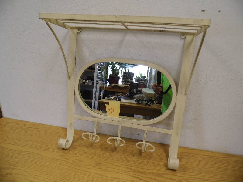 Wall Shelf w Mirror