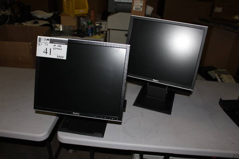 lot 41 image: Lot of (2) Dell 19 Monitors REV A00 Tested & Operational.