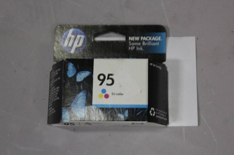 lot 67 image: HP Print Cartridge #95 Tri-Color.