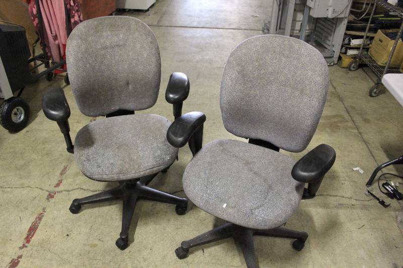 lot 100 image: Lot of (2) Office Swivel Chairs wUpholstered Seats & Arm Rests.
