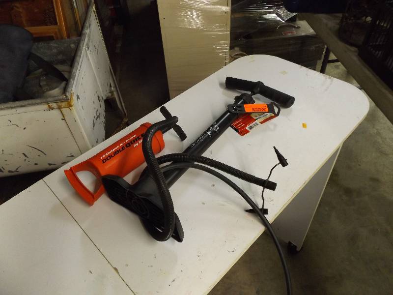 lot 86 image: 2 New Air Pumps