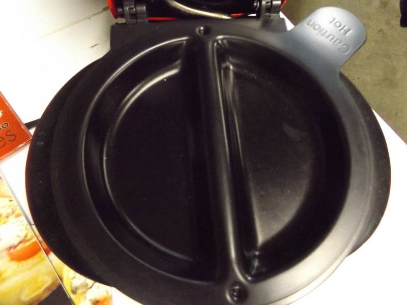 lot 271 image: Baking Pans & Xpress Redi Set Go Food Prep Pan