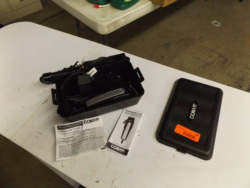 lot 289 image: Conair Haircut Kit and Hair Straighter