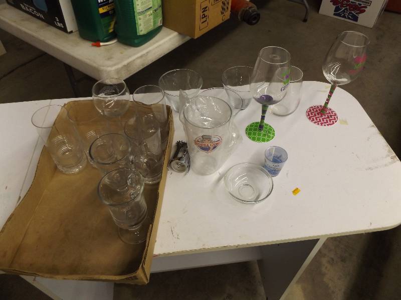 lot 286 image: 16 Bar Glasses and a bottle opener