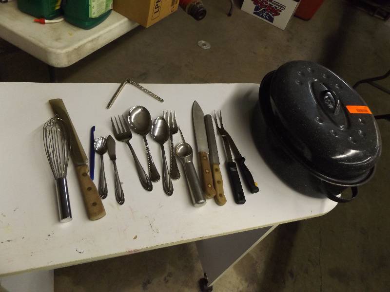 lot 277 image: Roasting Pan, Knives and Kitchen Utenciles