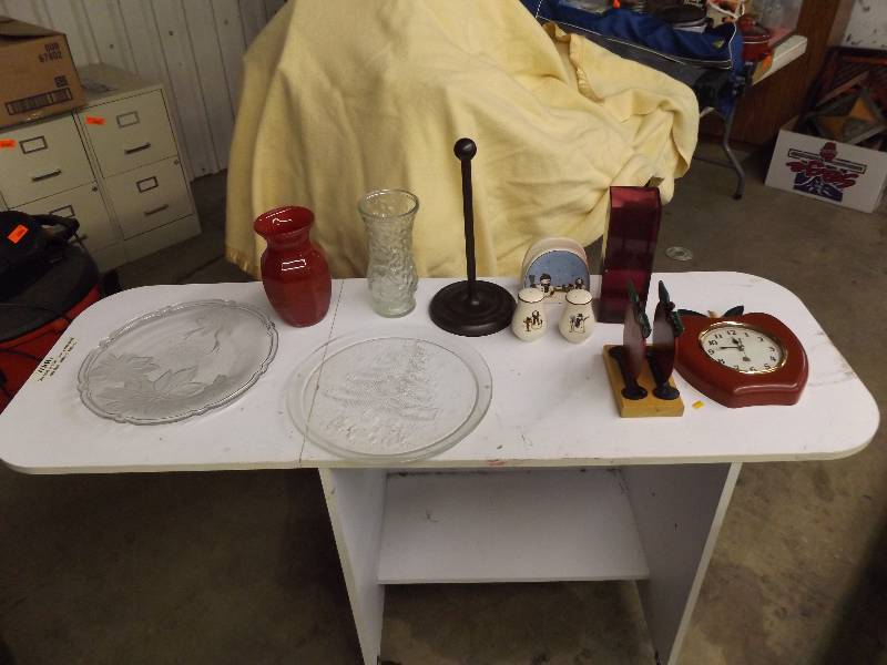 lot 285 image: Dish Lot