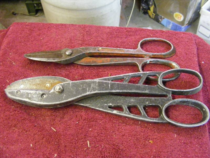 lot 31 image: 2 Snips