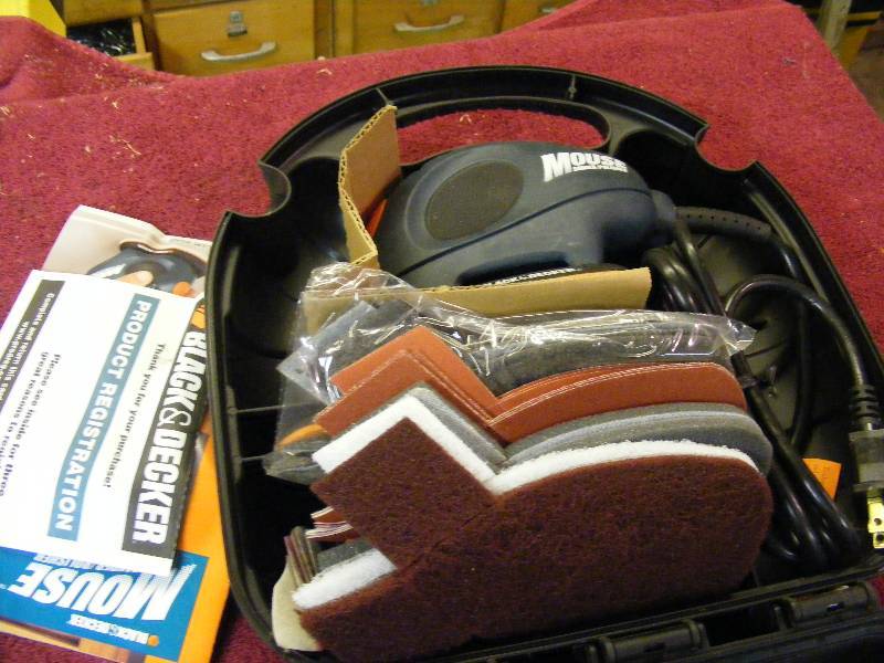 lot 9 image: Black & Decker Mouse SanderPolisher