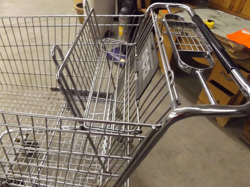 lot 121 image: Shopping Cart
