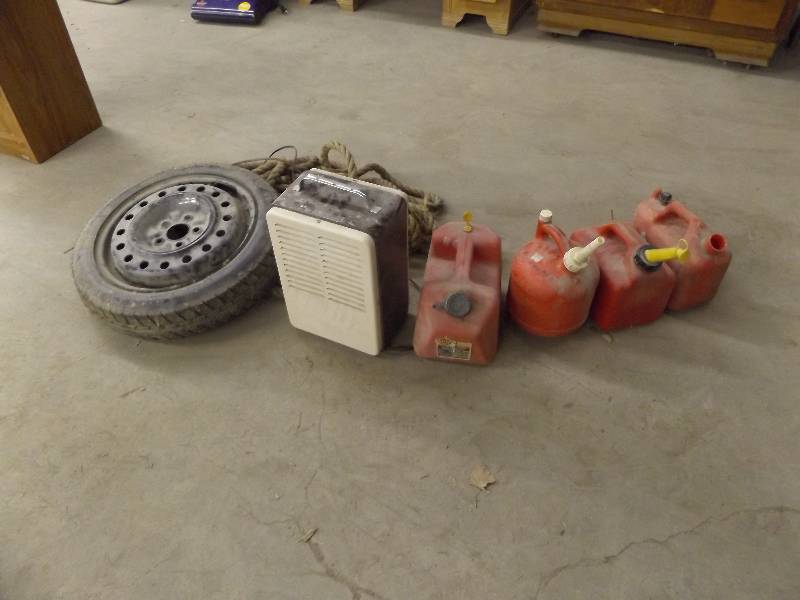 lot 127 image: Floor Heater, Thick Rope, Small Tire, Large Gas Can