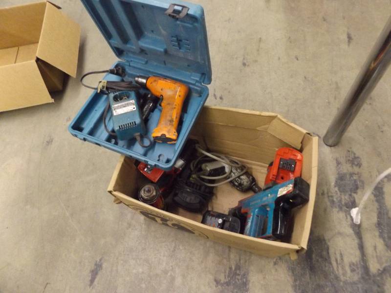 lot 134 image: Makita, Hilte Nail Gun, Drills, Light