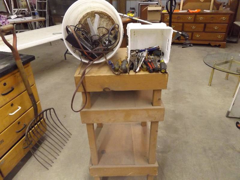 lot 144 image: Wood Stand 40 x 18 x 18 and Tools