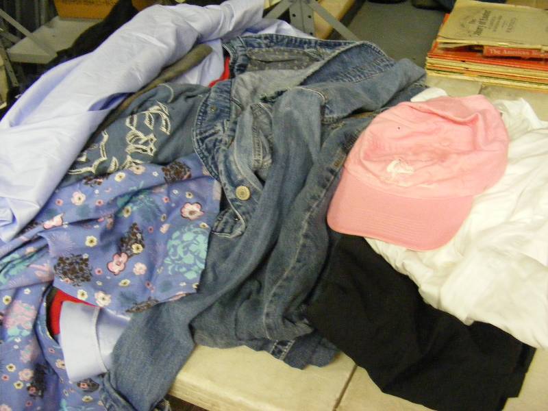 lot 246 image: XS, S T -Shirts, Slacks, more