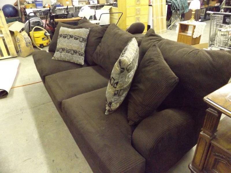 lot 162 image: Brown Couch, Comfortable