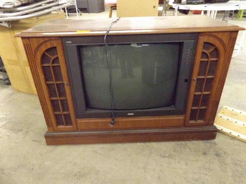 lot 164 image: Colortrak Console TV with Remote Control